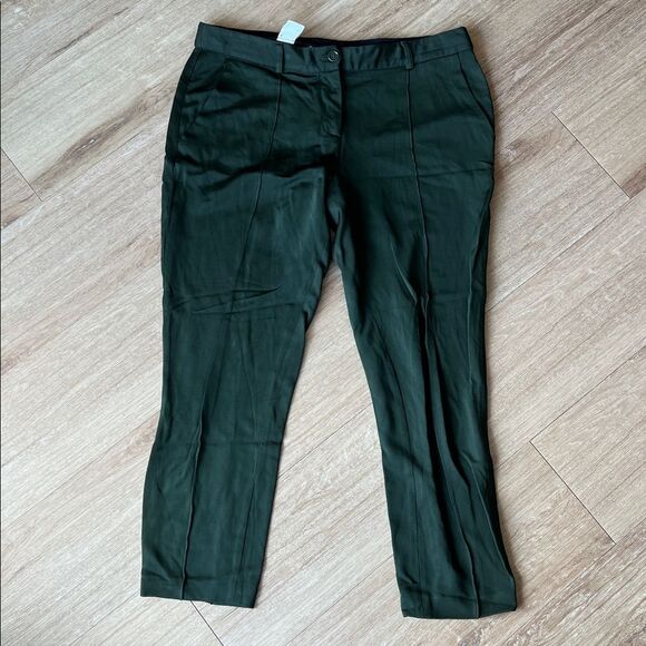 Moschino • Green pleated cropped ankle trousers - Picture 2 of 10